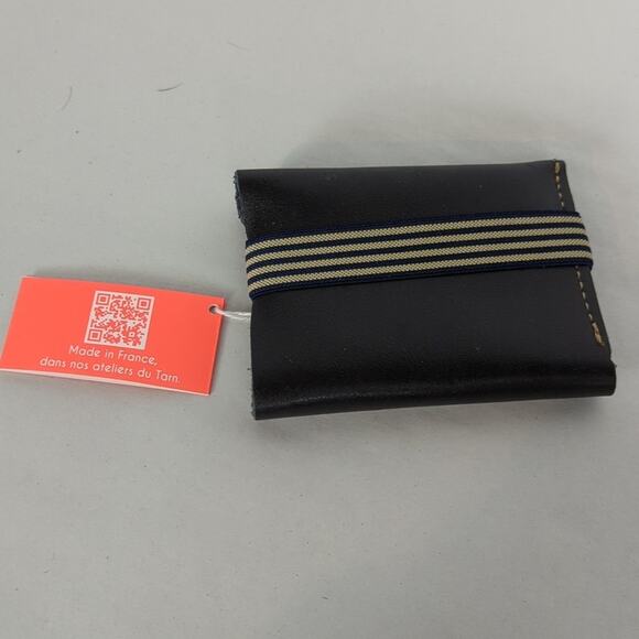 Black Key & Card Holder - Picture 2 of 7